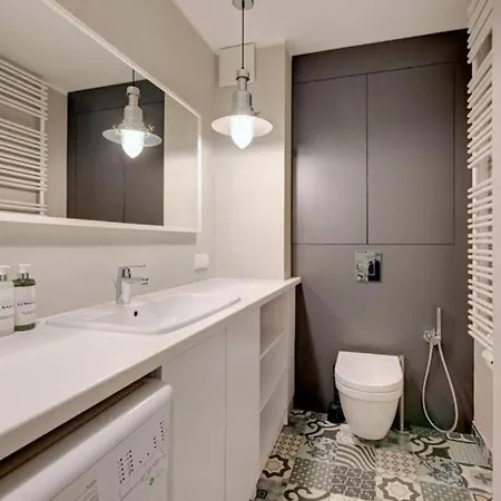 Golden Apartments&t15 *